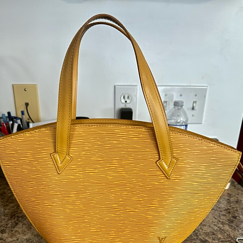 Authentic LV St Jaques PM